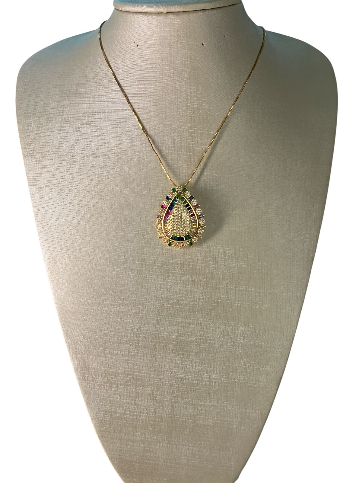 Necklace Maria Esmealda Gold Gravejado