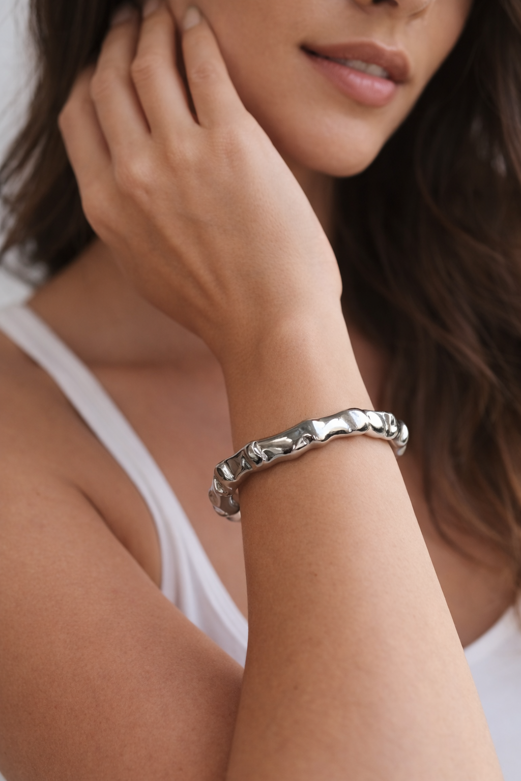 Bracelete Silver Minimalista Ondulado Maria Mônica