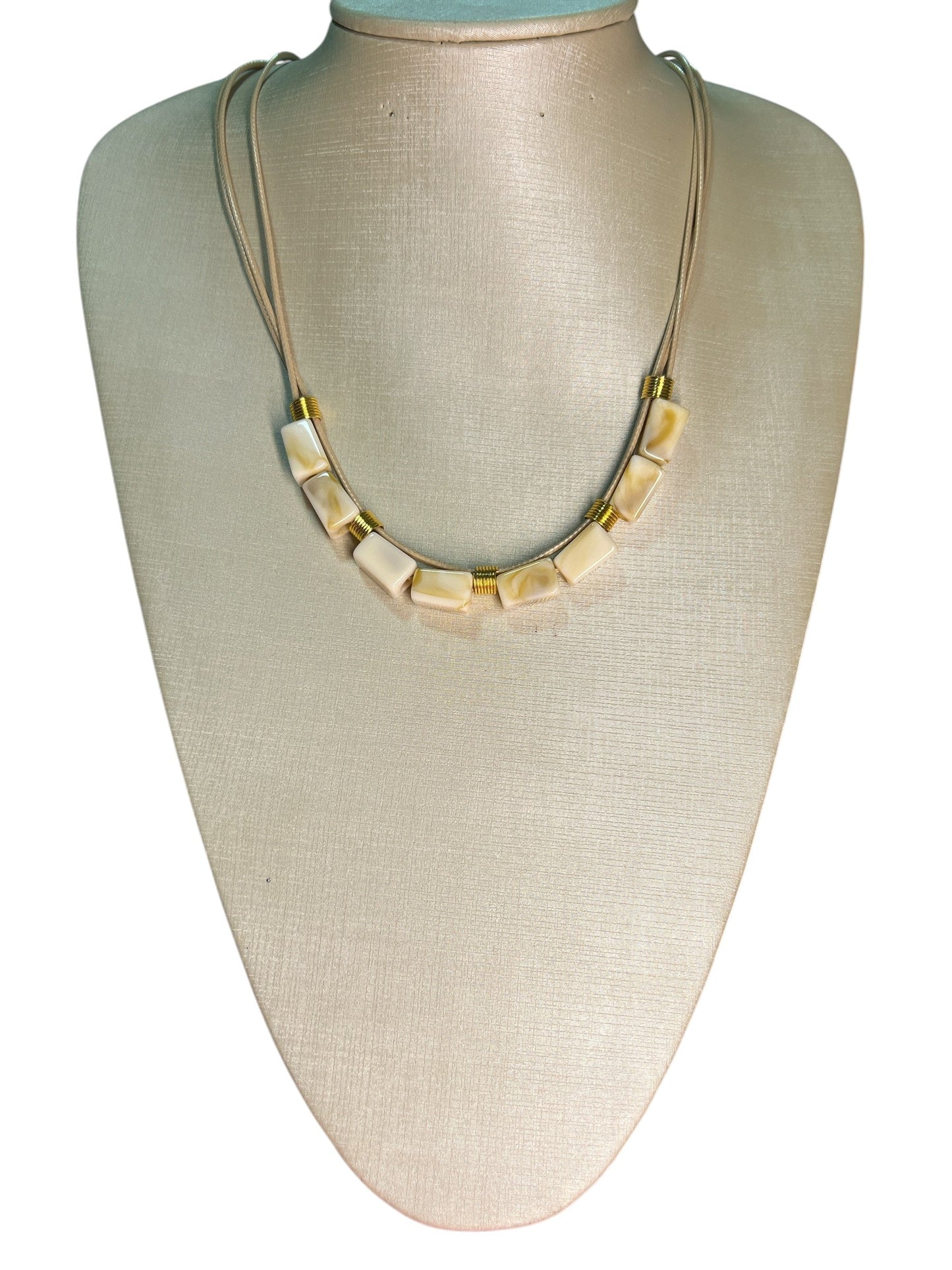 Necklace Maria Eduarda Bege