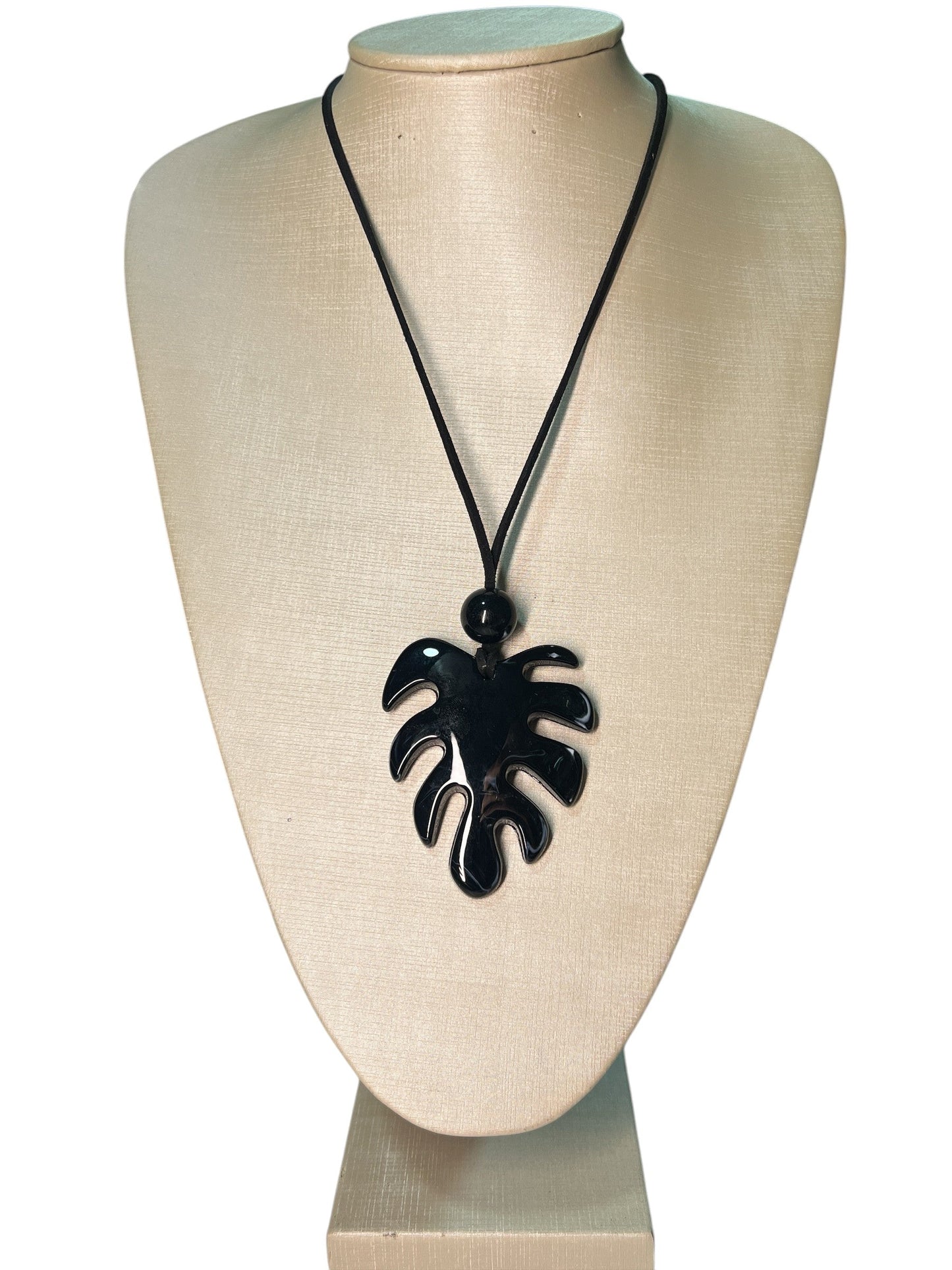 Necklace Folha Maria Kamile Black