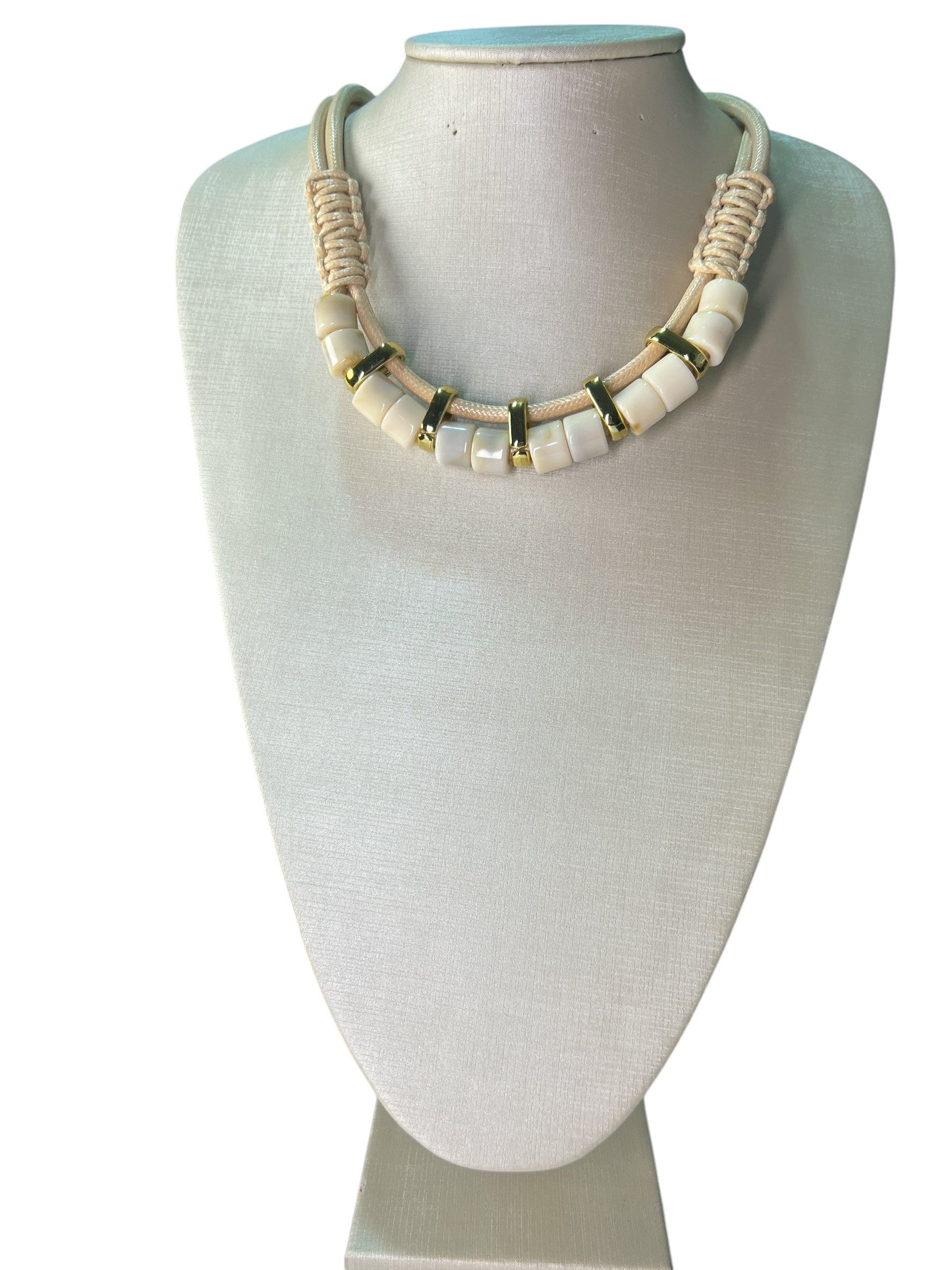 Necklace Maria Gisele Bege