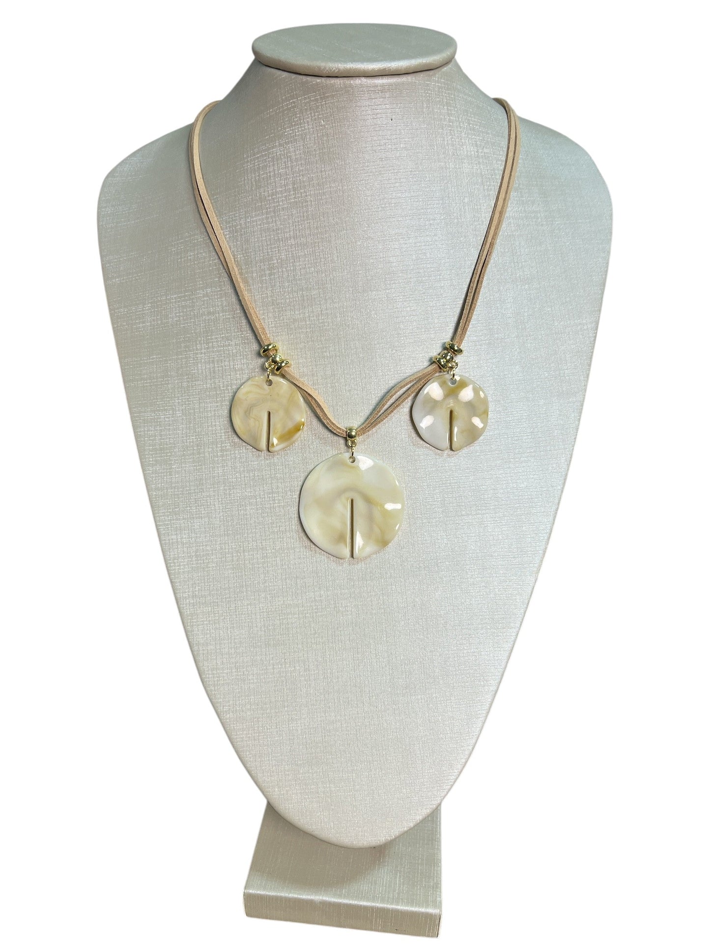 Necklace Maria Gabriela Bege