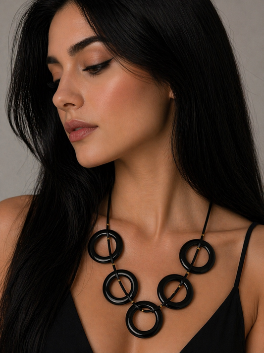 Necklace Maria Suzana Black