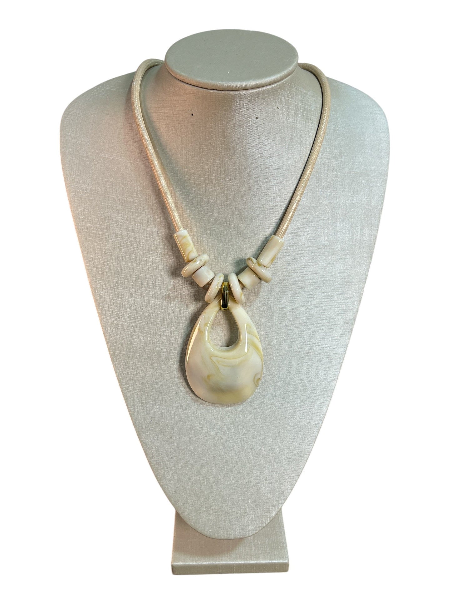 Necklace Maria Isabel Bege